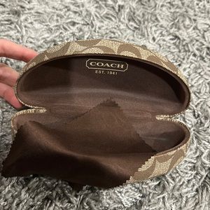 Coach classic sunglasses case